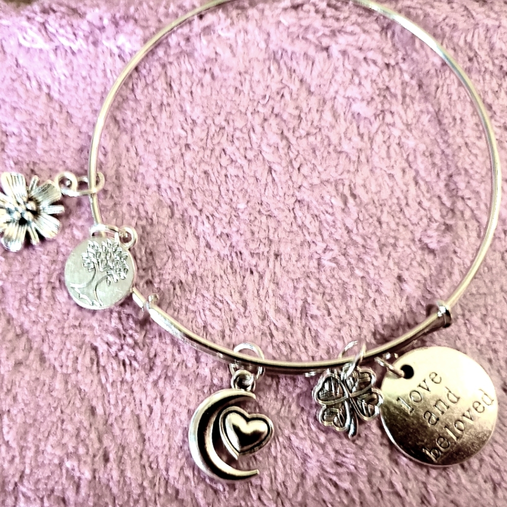 Bangle charm bracelet